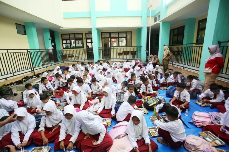 Siswa Mulai Keluhkan Isi Menu Makan Bergizi Gratis Senilai Rp 10.000, Ini Tanggapan Istana