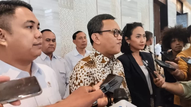 Penembakan PMI di Malaysia, Menteri Karding Minta Kemlu Dorong Pengusutan Hukum