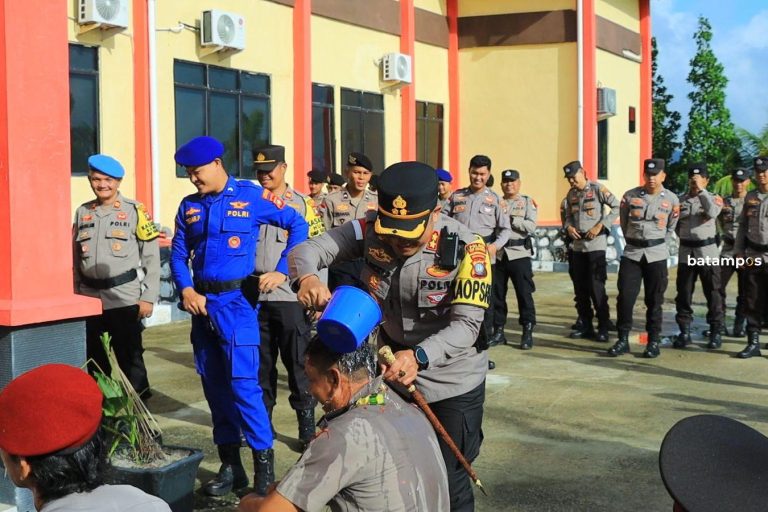 30 Polisi di Anambas Naik Pangkat, Termasuk Kapolsek Jemaja AKP Aang Setiawan
