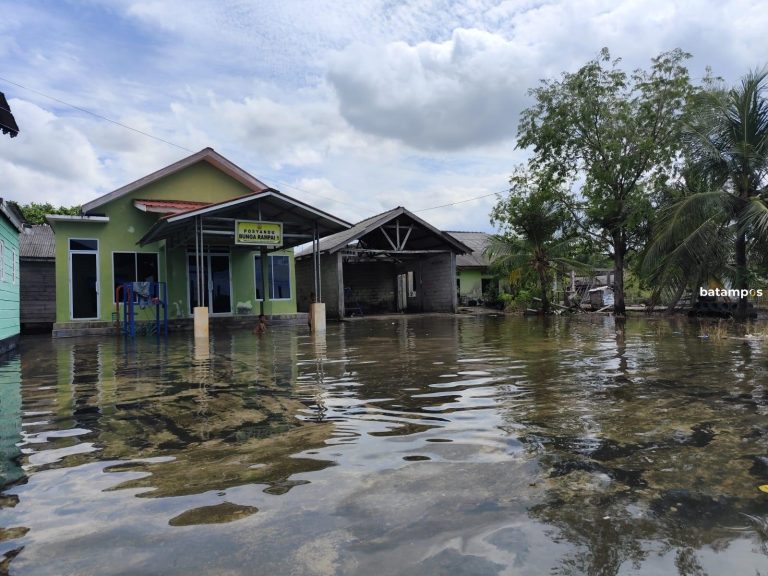 Banjir Rob Awal Tahun Rendam Permukiman Warga hingga Posyandu di Pesisir Tanjungpinang