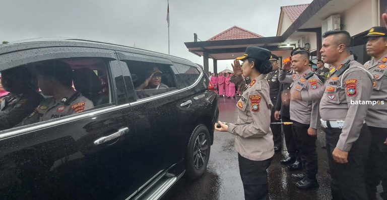 Suasana Haru dan Hujan Iringi Pisah Sambut Kapolres Bintan