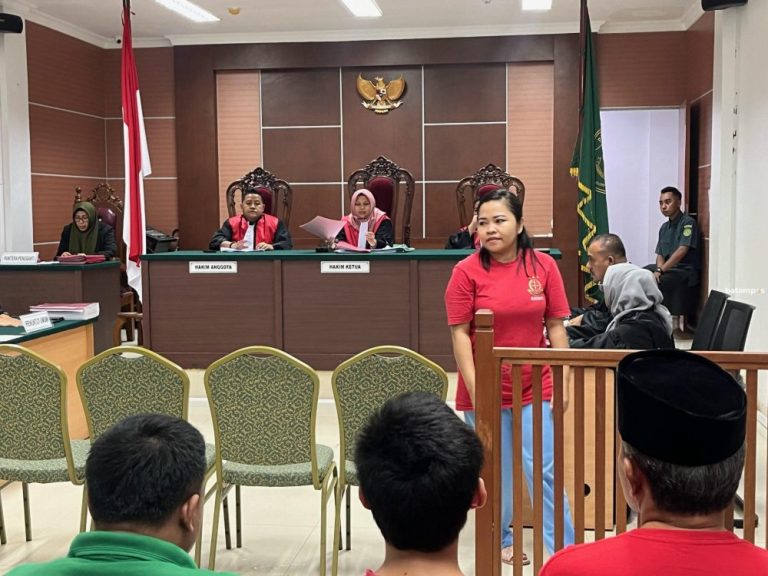 Komariah Pemilik 1,28 Gram Sabu Tersenyum Usai Dituntut 4 Tahun Penjara