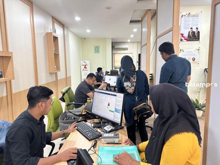 Peringati Hari Bhakti Imigrasi, Batam Gelar Layanan Paspor Simpatik untuk 50 Pemohon