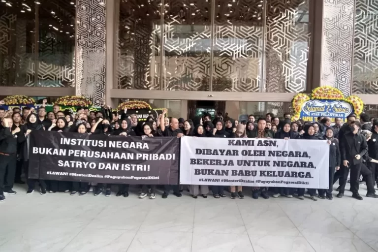 Gegara Arogan dan Pecat Pegawai, ASN Demo Mendikti Saintek Satryo Soemantri Brodjonegoro