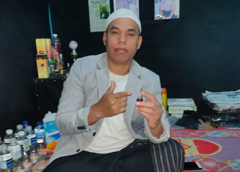 Pengobatan Alat Vital Batam, Hj Mak Erot Bapak H Zaenal di Batam