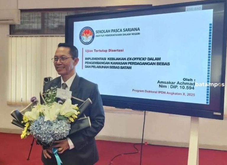 Amsakar Lulus Disertasi di IPDN
