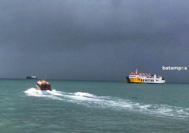 Ombak Kuat, Pelayaran Speedboat dari Uban, Bintan ke Punggur Dialihkan ke Alur Perairan dalam Pulau Ngenang