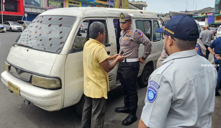 Polisi Lalu Lintas Gelar Operasi Keselamatan Angkutan Kota