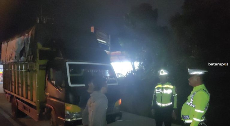 Polisi Tegur Sopir Truk ODOL yang Melintas Perumahan Alamanda, Bintan