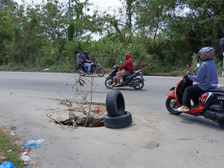 Jalan Amblas di Marina City Belum Diperbaiki, Warga Khawatir