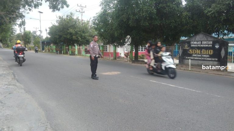 Terjatuh di Jalan Nusantara Km 24 arah Kijang, Pria di Bintan Dilarikan ke Rumah Sakit