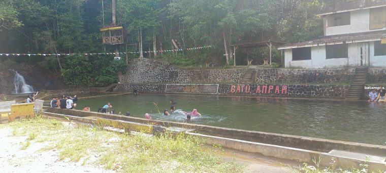 Jumlah Pengunjung Wisata Pemandian Batu Ampar Diawal Tahun 2025 Mengalami Penurunan