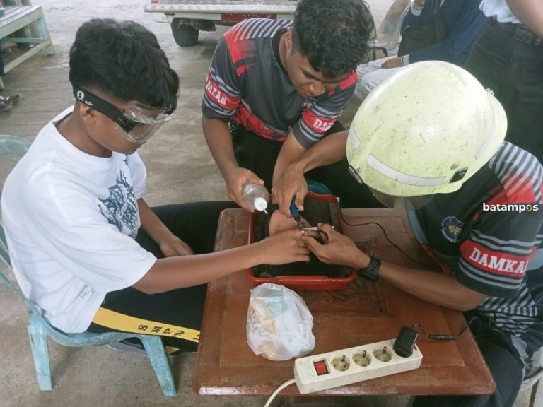 Pelajar di Bintan Datangi Damkar karena Cincin Tak Bisa Dilepas