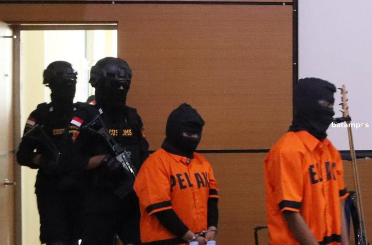 Diupah Jutaan Rupiah, IRT dan Waiters Selundupkan Sabu