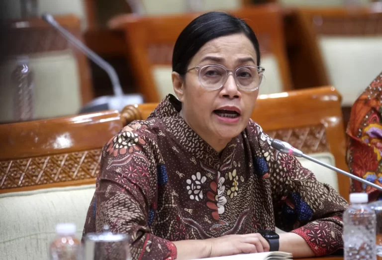 Sri Mulyani Larang PTN Naikkan UKT
