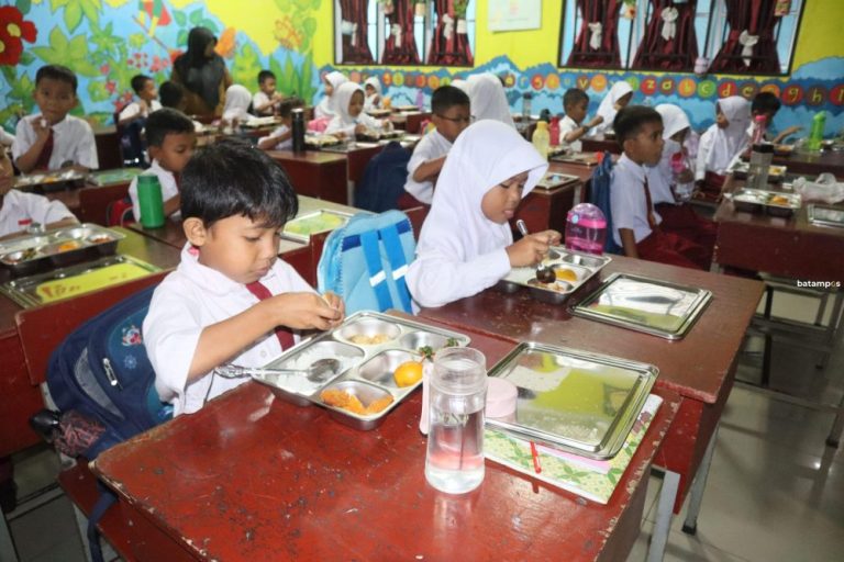Program Makan Bergizi Gratis Tetap Berjalan Selama Ramadan, Tiga Dapur Umum Sudah Beroperasi