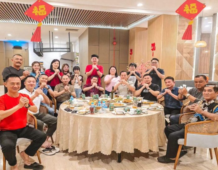 Lestarikan Budaya Tionghoa, Tradisi Makan Bersama, Saat Pergantian Tahun Baru Imlek