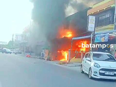 Ruko yang Jual BB Terbakar di Jalan A Yani Baran
