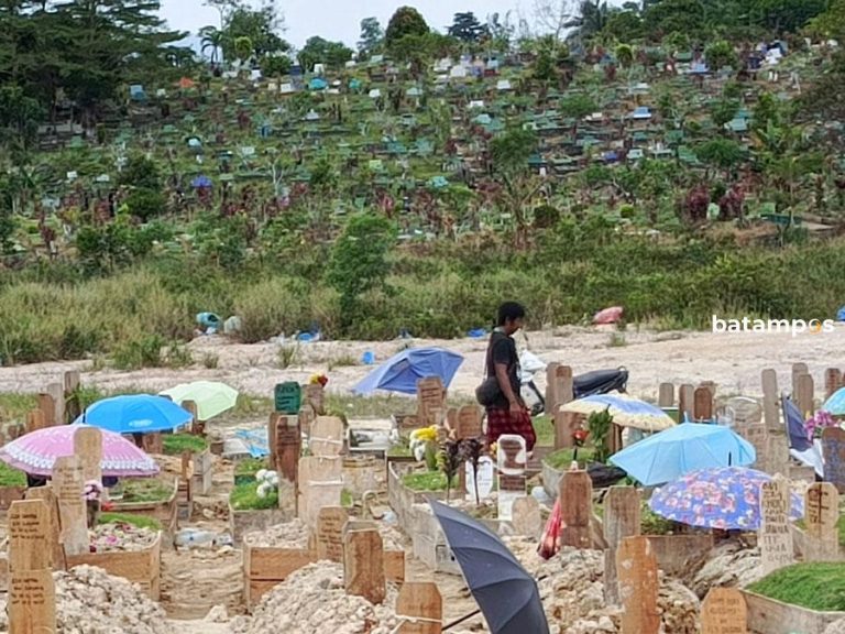 Jelang Ramadan, TPU Seitemiang Ramai Peziarah