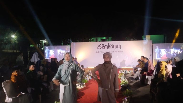 SMK Muhammadiyah Kabil Gelar Fashion Show Perdana, Tampilkan Karya Siswa Tata Busana