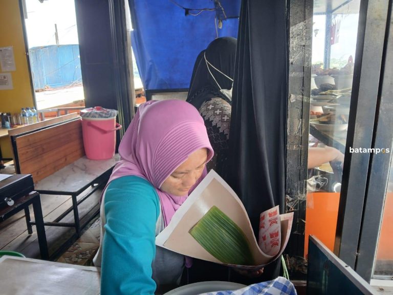 Santan Sulit Didapatkan, Pengusaha Rumah Makan Kurangi Produksi Makanan Bersantan