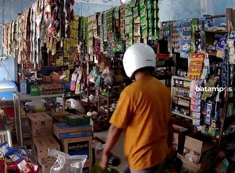 Ketahuan Istrinya Mencuri, Pria di Tanjungpinang Kembalikan Gas Elpiji Curian ke Warung