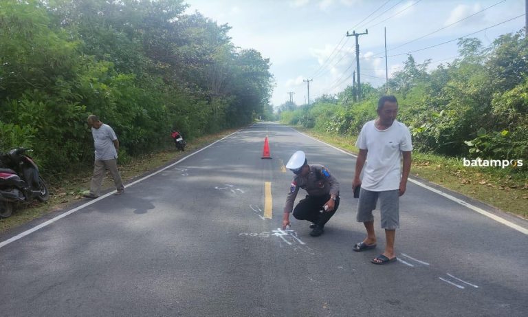 Remaja Boncengan Tiga Terlibat Kecelakaan dengan Pekerja PT. BAI di Jalan Trikora, Bintan