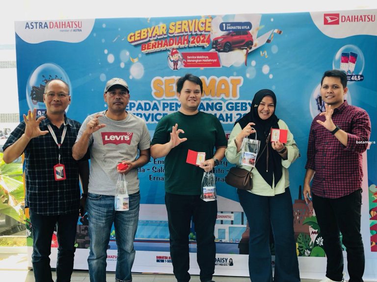 Pelanggan Setia Astra Daihatsu Batam Raih Hadiah Emas dari Gebyar Servis Berhadiah