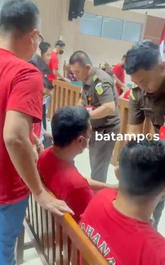 Hakim Berhalangan, Sidang 10 Polisi Gelapkan Barang Bukti Sabu Ditunda