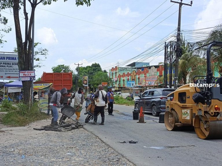 Perbaikan Jalan Rusak di Marina City Dimulai, Warga Harapkan Perbaikan Menyeluruh