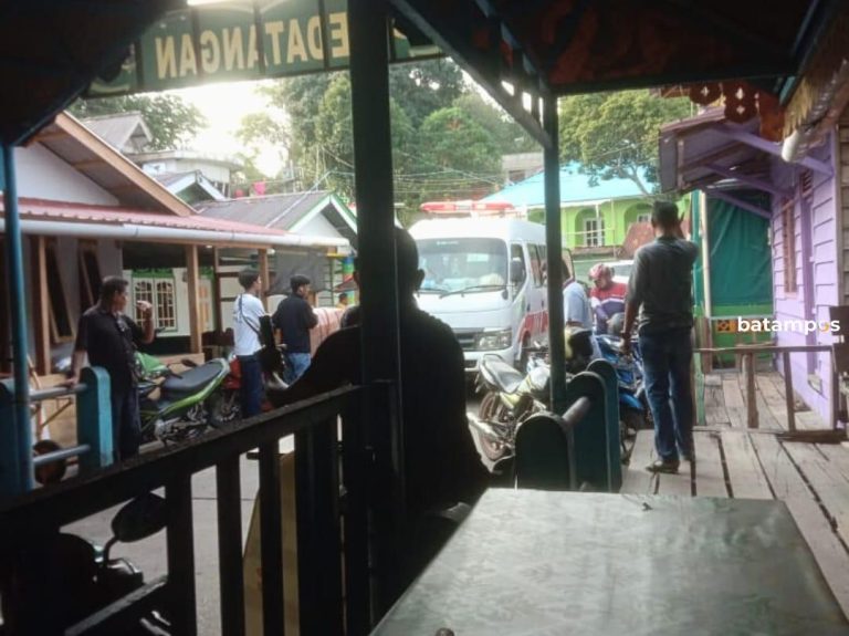 Mengganggu Akses Ambulans, Warga Minta Penertiban Kendaraan yang Parkir Sembarangan di Pelabuhan Jagoh