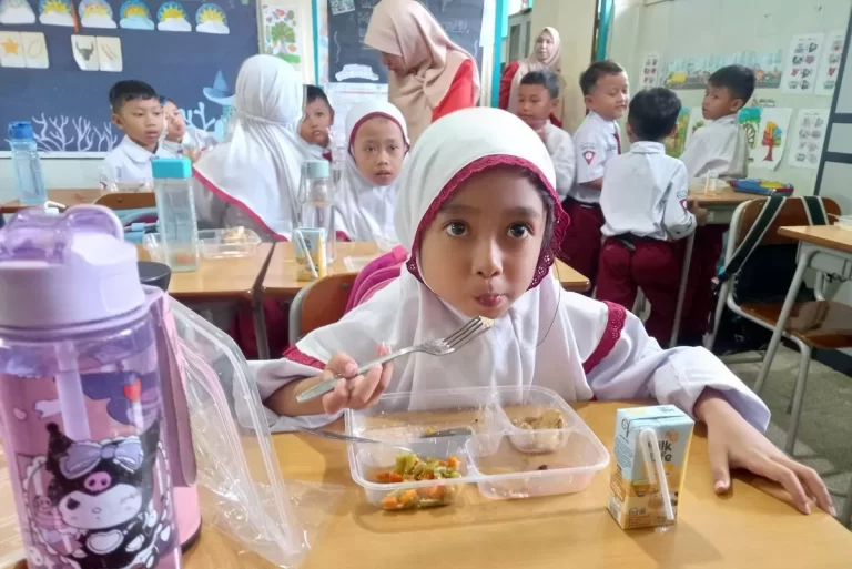 Program Makan Bergizi Gratis Tetap Berjalan Selama Ramadan, Ada Tambahan Takjil