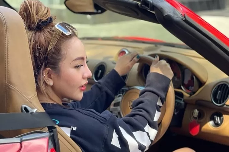 Lisa Mariana Ungkap Punya Chat Mesra ‘Pacaran’ dengan Ridwan Kamil