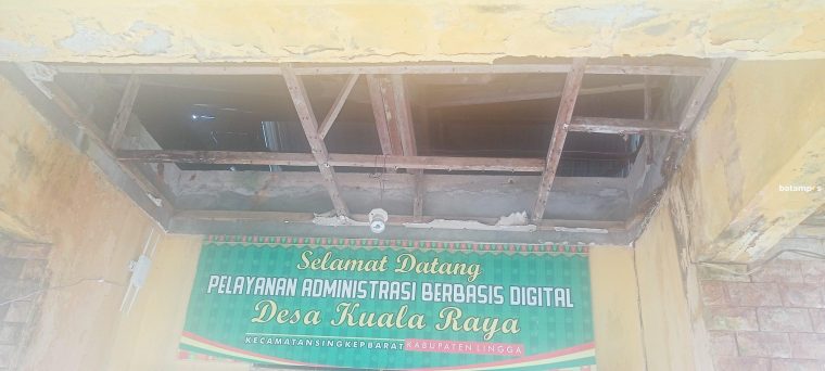 Kondisi Kantor Desa Kuala Raya Memprihatikan