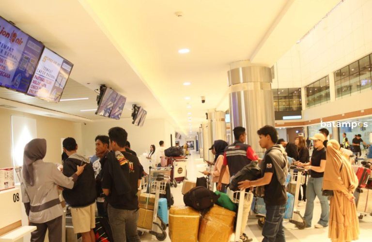 Arus Penumpang di Bandara Hang Nadim Masih Landai, Puncak Mudik Diprediksi 28 Maret