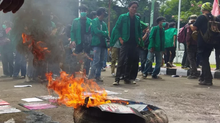 Baru disahkan, Kelompok Mahasiswa Gugat UU TNI ke MK