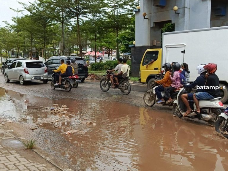Musim Hujan, Titik Baru Kerusakan Jalan Bermunculan