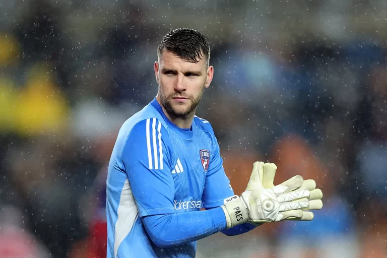 Kiper Timnas Indonesia Maarten Paes Raih Rating Bagus