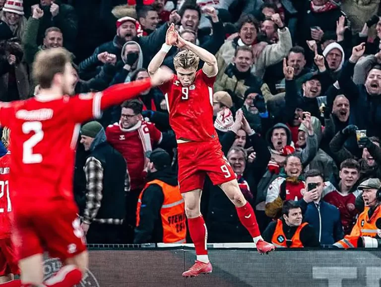 Kala Rasmus Hojlund Rayakan Gol dengan Selebrasi ‘Siu’ di Depan Ronaldo