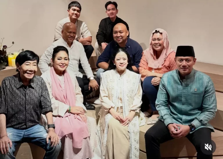 Momen Superlangka, 8 Anak Presiden RI Foto Bersama