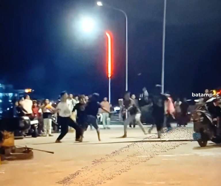 Perang Sarung Marak di Tarempa