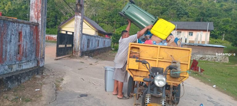 Desa dan Kelurahan Bahu Membahu Bantu Dishub LH Atasi Permasalahan Sampah di Siantan