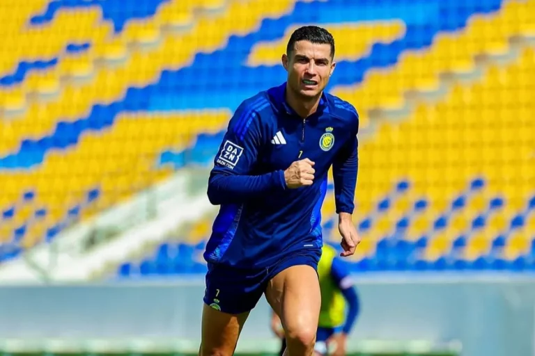 Ini Makanan Favorit Cristiano Ronaldo yang Bantu Ia Tetap Fit di Usia 40 Tahun