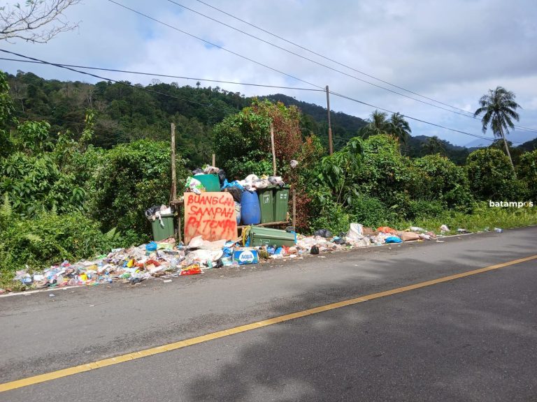 Atasi Penumpukkan Sampah, Dishub LH Berdayakan Tenaga Kebersihan dari Desa