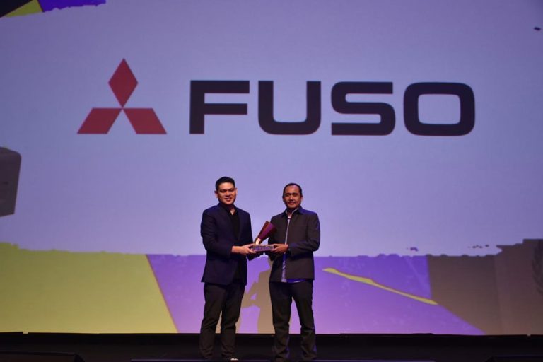 Mitsubishi Fuso Raih Dua Penghargaan Bergengsi dan Kokohkan Posisi sebagai Andalan Bisnis Sejati