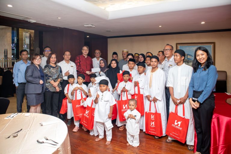 Swiss-Belhotel Group Berbagi Kebahagiaan