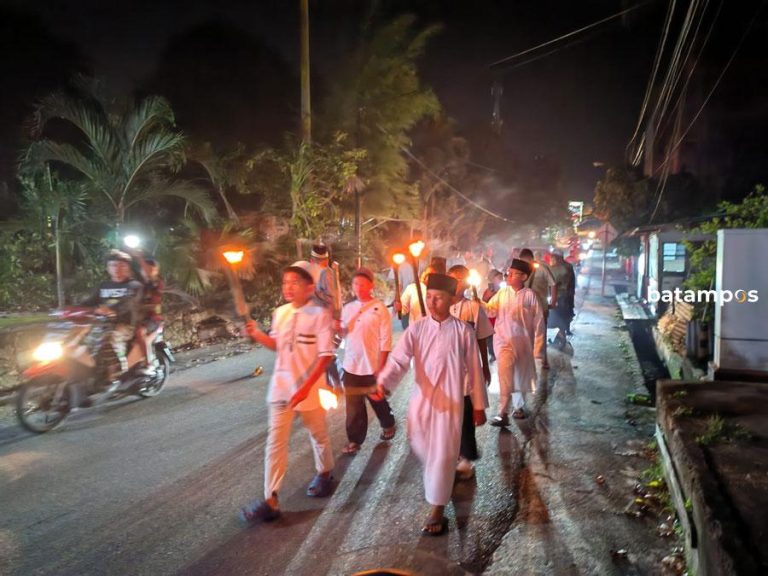 Masjid Kampung Melayu Gelar Takbir Keliling Kampung dengan Berjalan Kaki