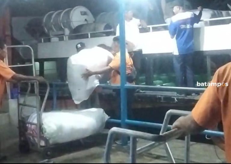 Barang-barang Diduga Ilegal Marak Masuk Lewat Pelabuhan SBP