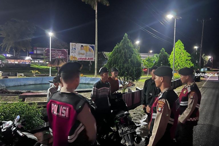 Polres Lingga Lakukan Patroli Humanis dan Dialogis Untuk Ciptakan Rasa Aman bagi Masyarakat