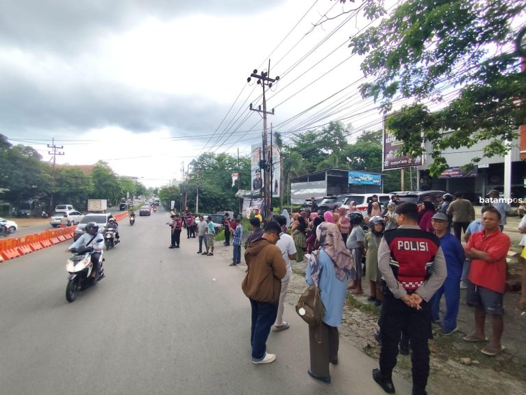 Warga Protes dan Demo Minta Simpang Kota Piring Dibuka Lagi